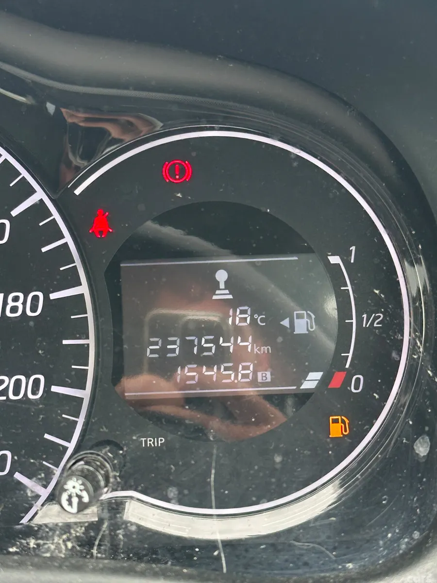 Nissan Note MPV, Diesel, 2015, Red