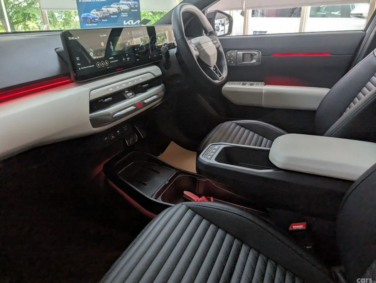 Kia EV4 Hatchback, Electric, 2026, White