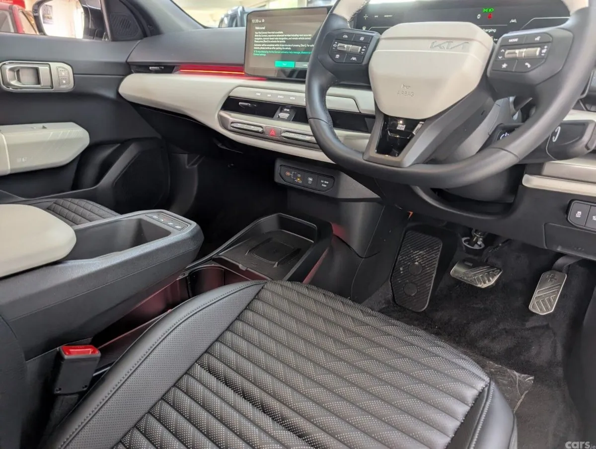 Kia EV4 Hatchback, Electric, 2026, White