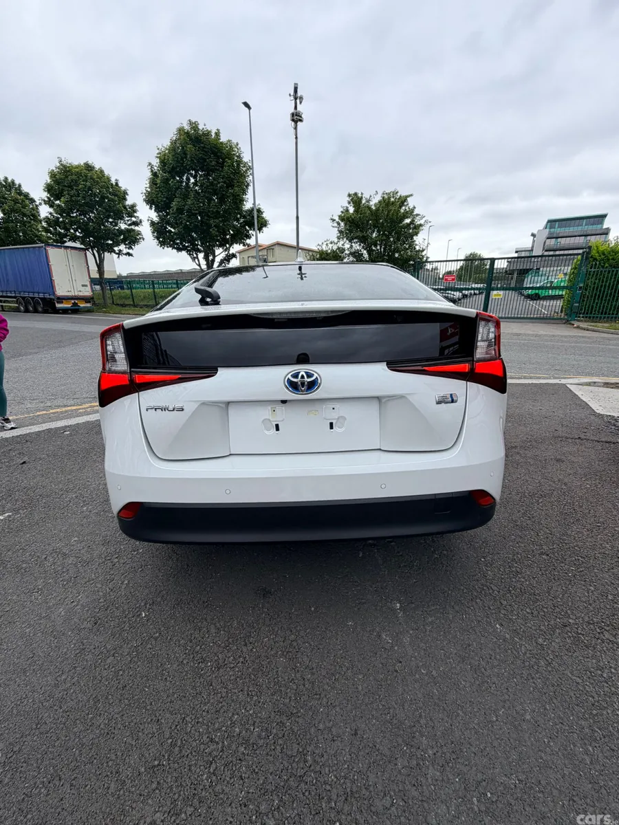 Toyota Prius Hatchback, Petrol Hybrid, 2022, White