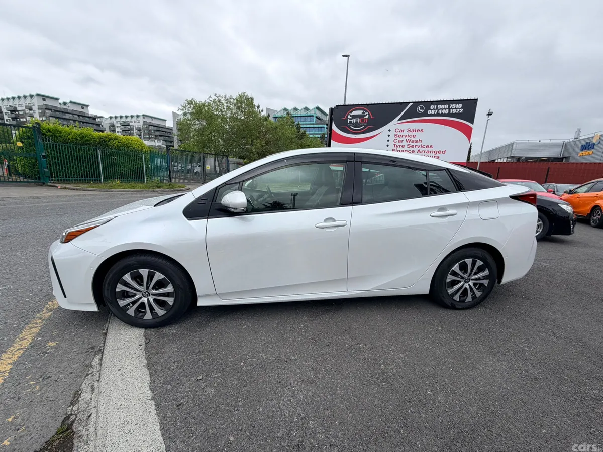 Toyota Prius Hatchback, Petrol Hybrid, 2022, White