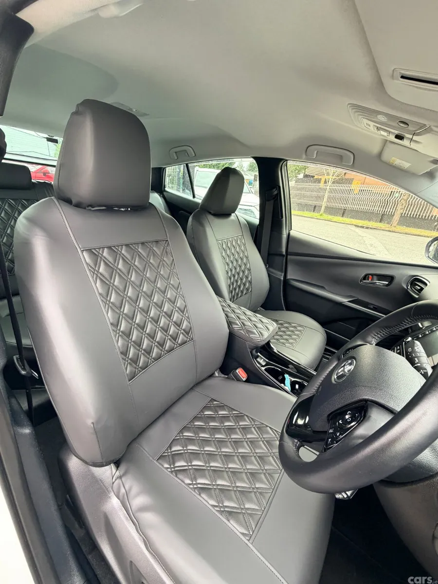 Toyota Prius Hatchback, Petrol Hybrid, 2022, White