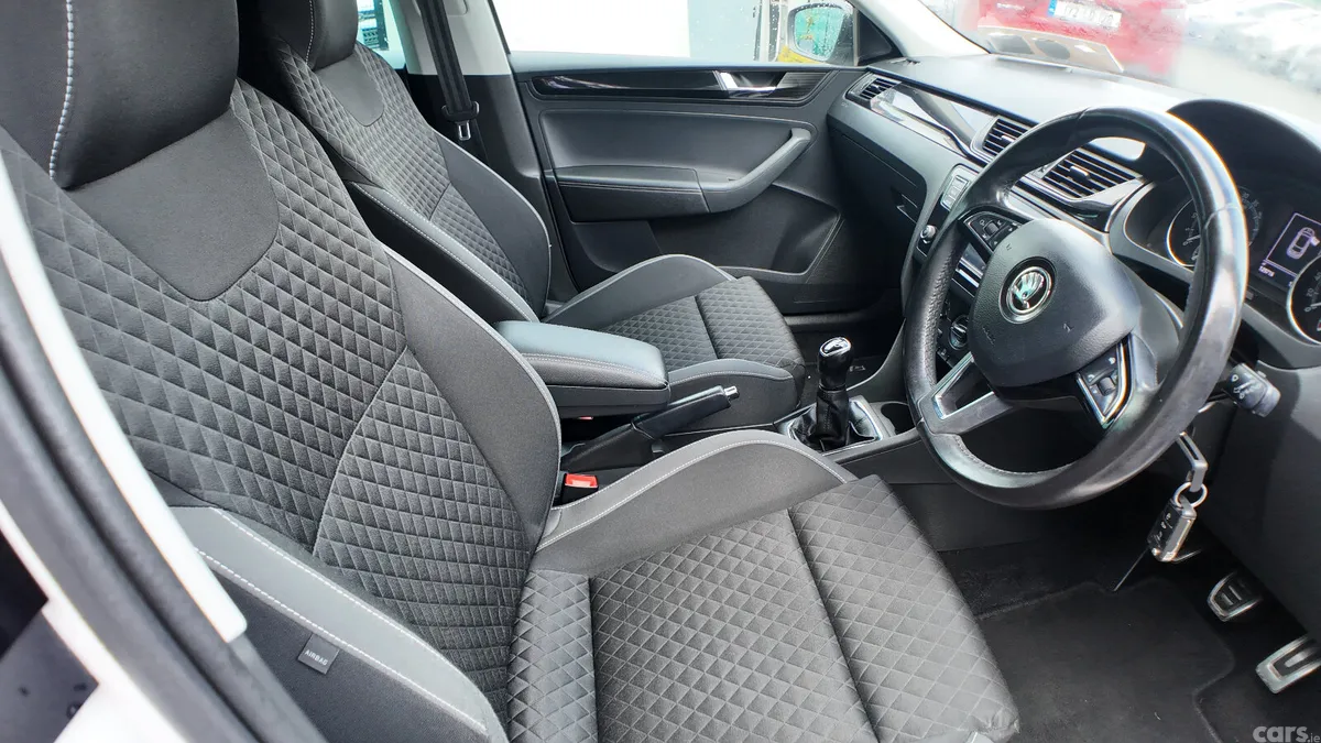 Skoda Rapid Hatchback, Diesel, 2018, White