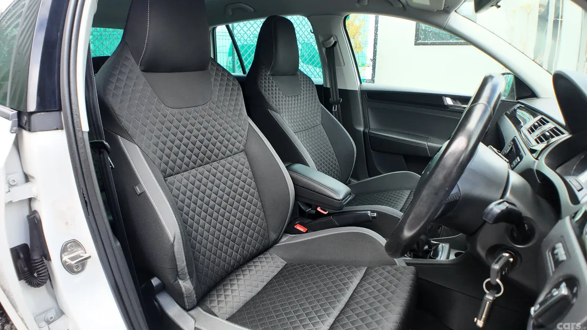 Skoda Rapid Hatchback, Diesel, 2018, White