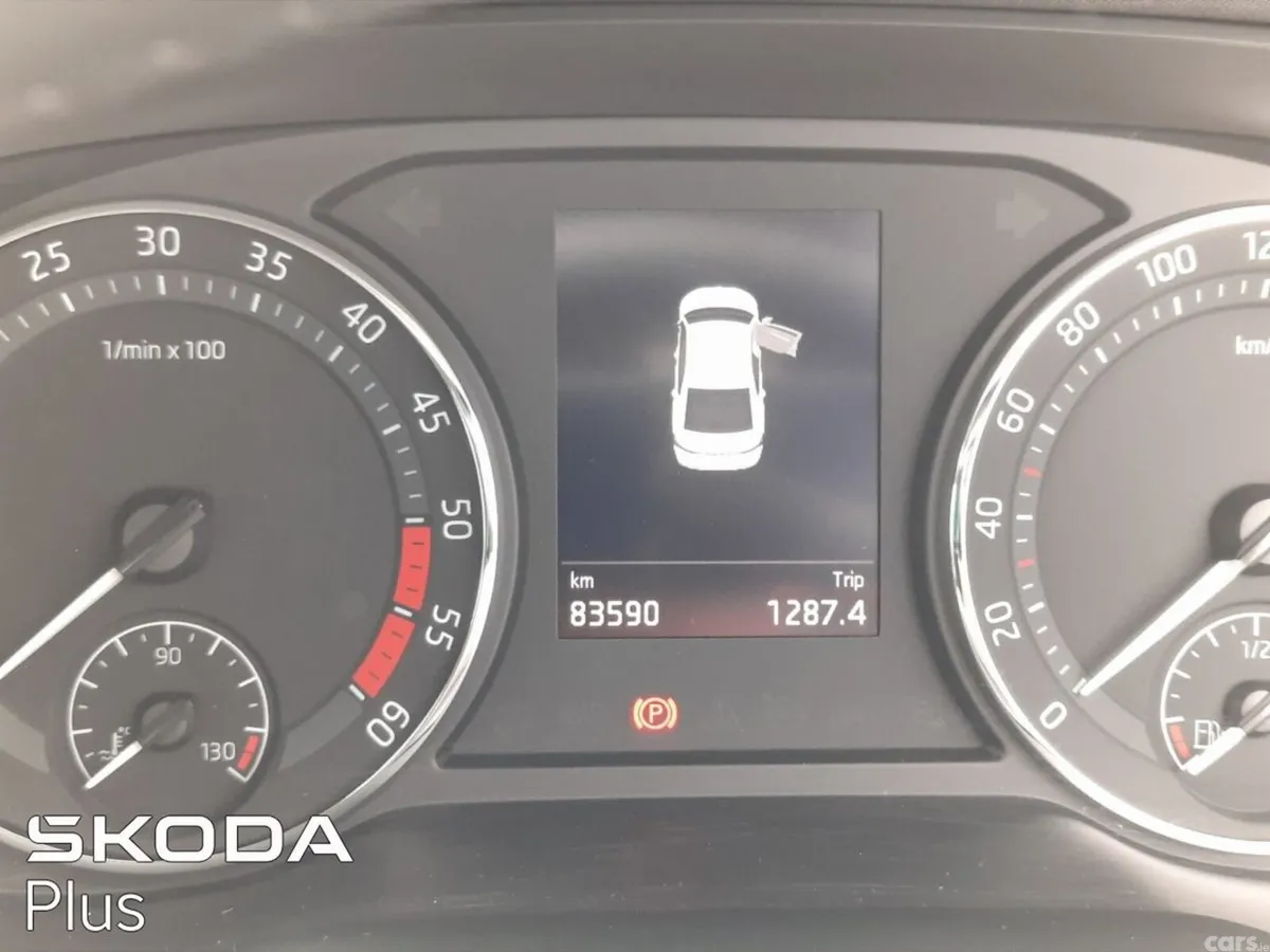 Skoda Octavia Saloon, Diesel, 2024, Orange