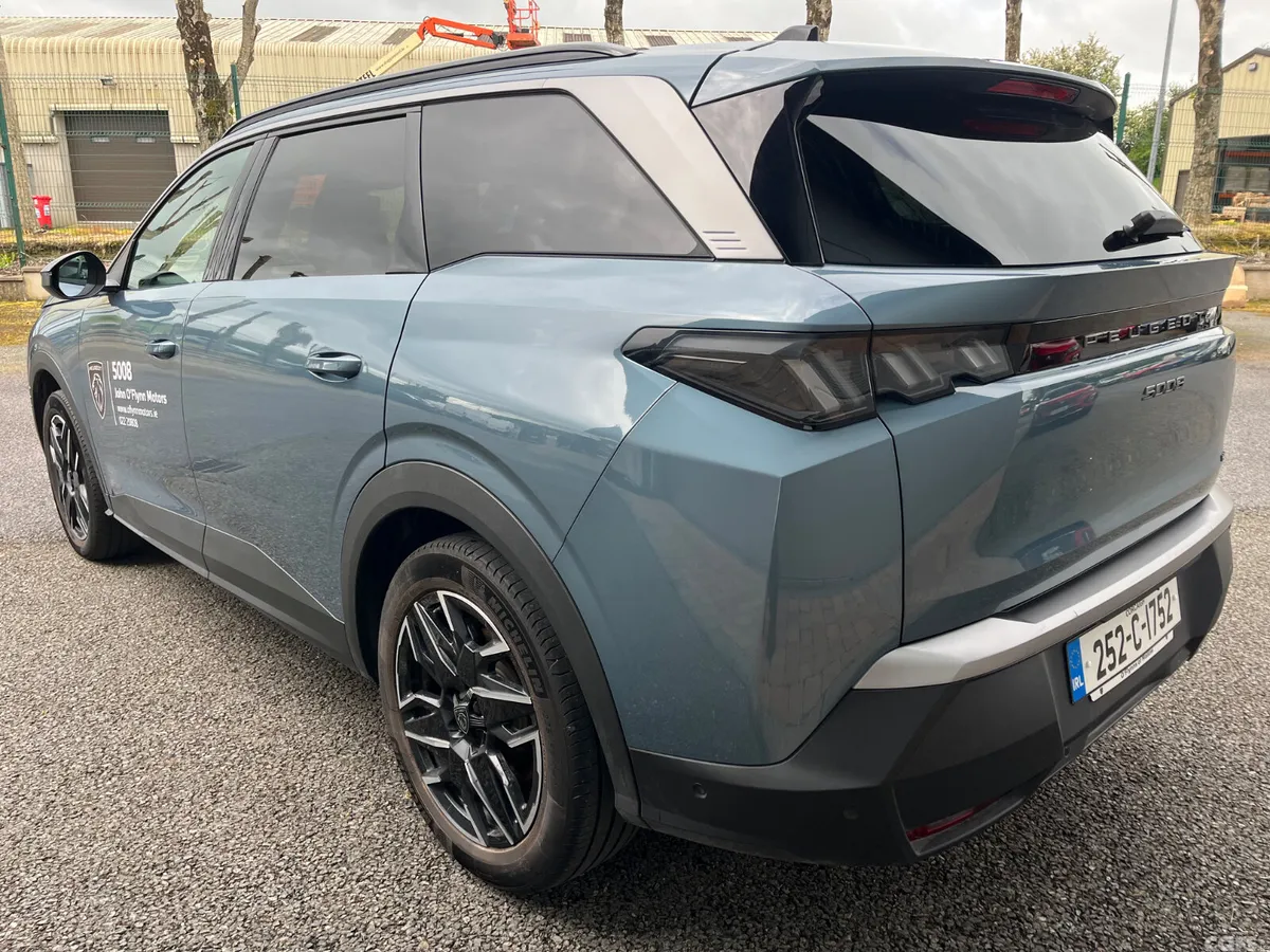 Peugeot 5008 MPV, Petrol Hybrid, 2025, Blue