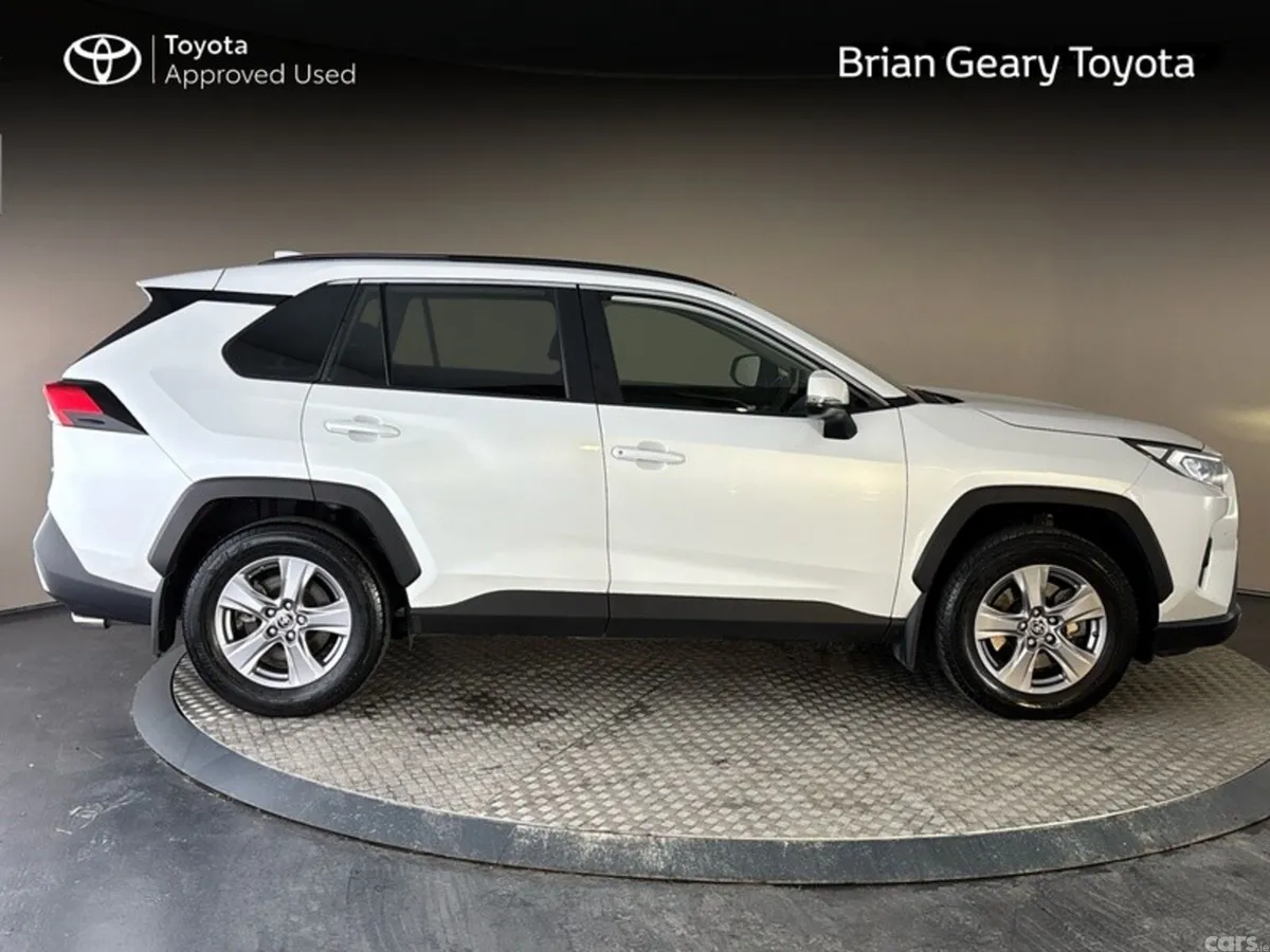 Toyota RAV4 SUV, Petrol Hybrid, 2024, White