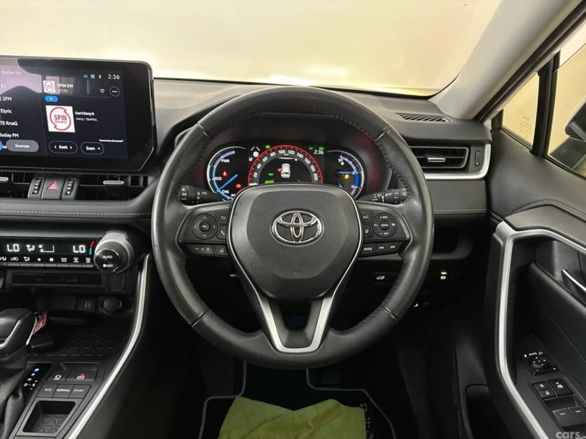 Toyota RAV4 SUV, Petrol Hybrid, 2024, White