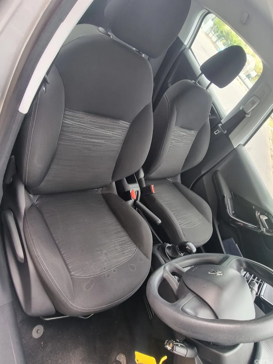 Peugeot 208 Hatchback, Petrol, 2018, Grey
