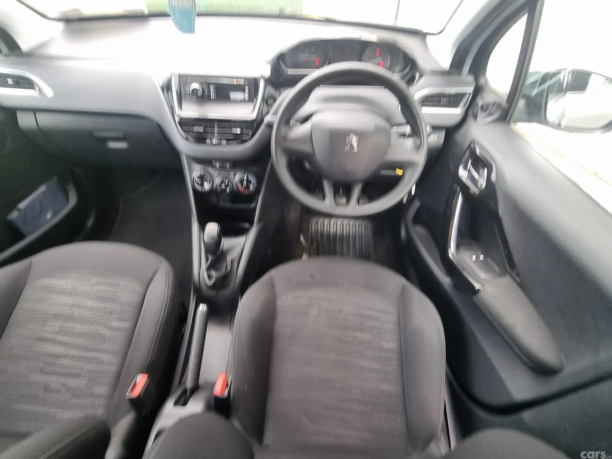 Peugeot 208 Hatchback, Petrol, 2018, Grey