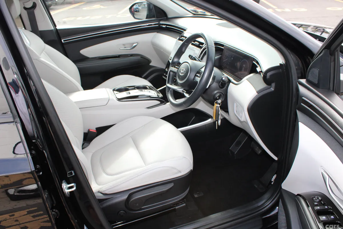 Hyundai Tucson SUV, Petrol Plug-in Hybrid, 2023, Black