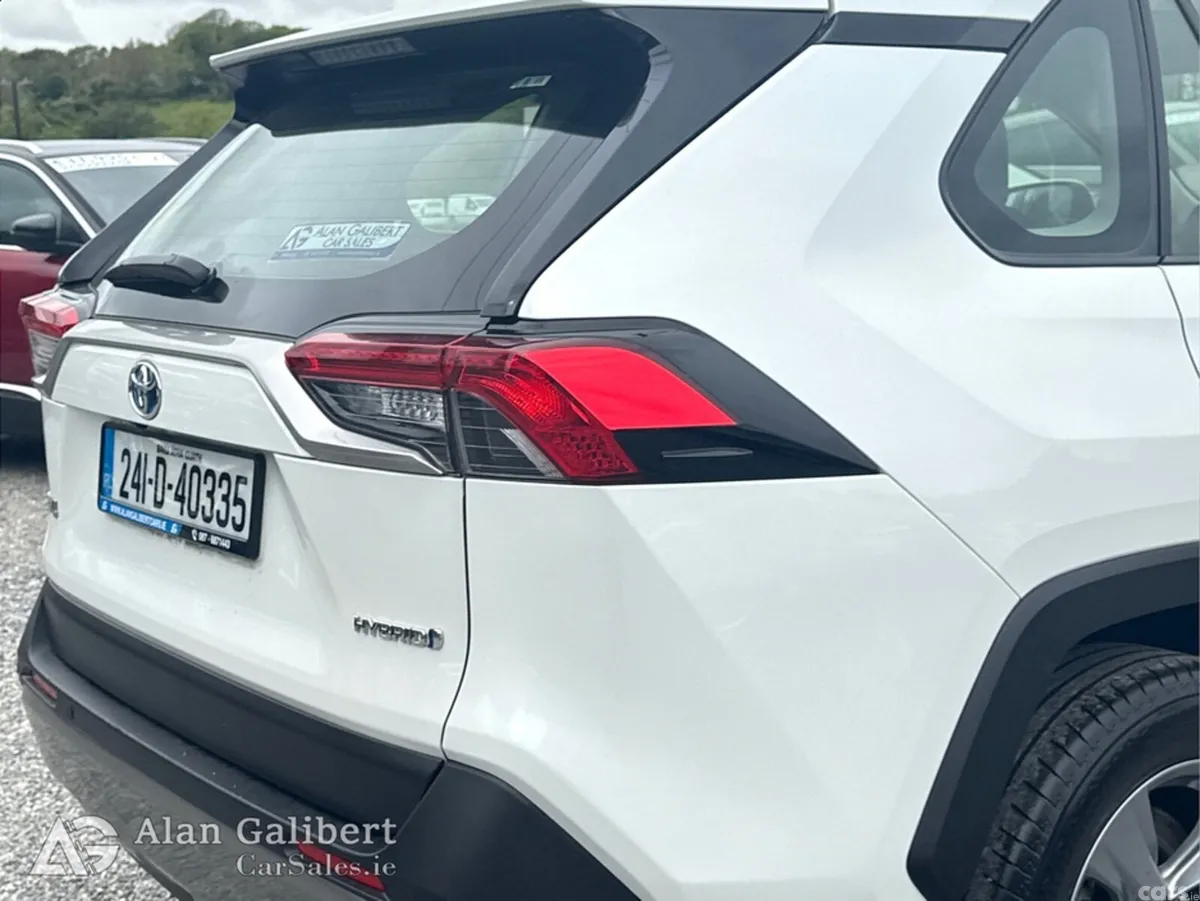 Toyota RAV4 SUV, Petrol Hybrid, 2024, White