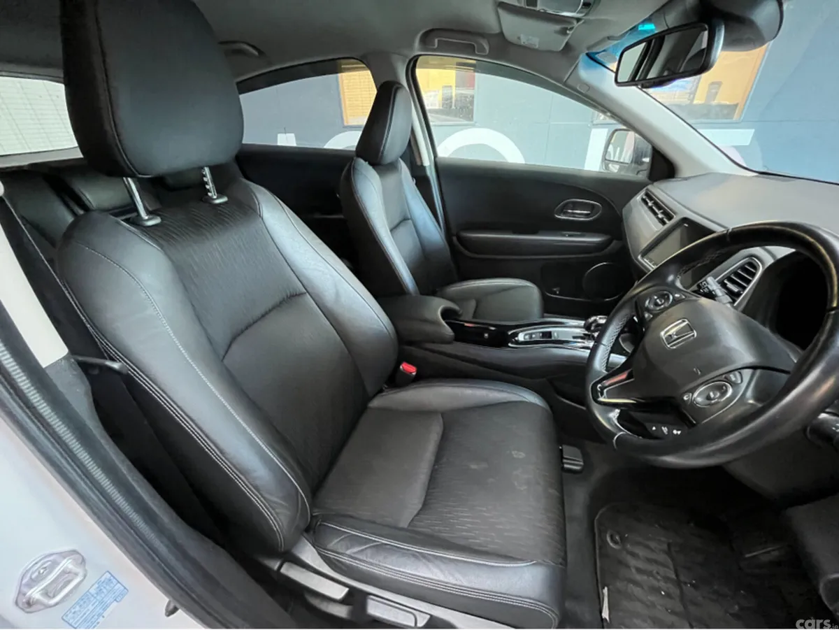 Honda Vezel SUV, Petrol Hybrid, 2018, White
