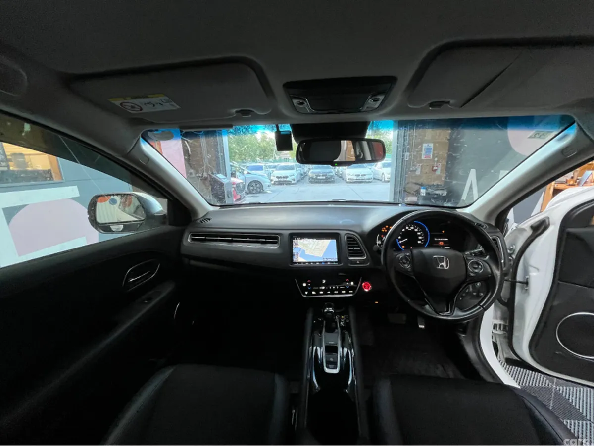 Honda Vezel SUV, Petrol Hybrid, 2018, White