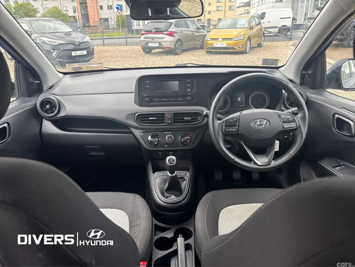 Hyundai i10 Hatchback, Petrol, 2022, Blue