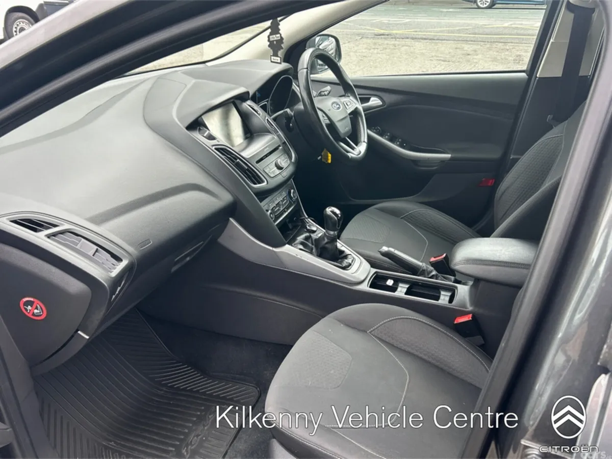 Ford Focus Hatchback, Petrol, 2016, Grey