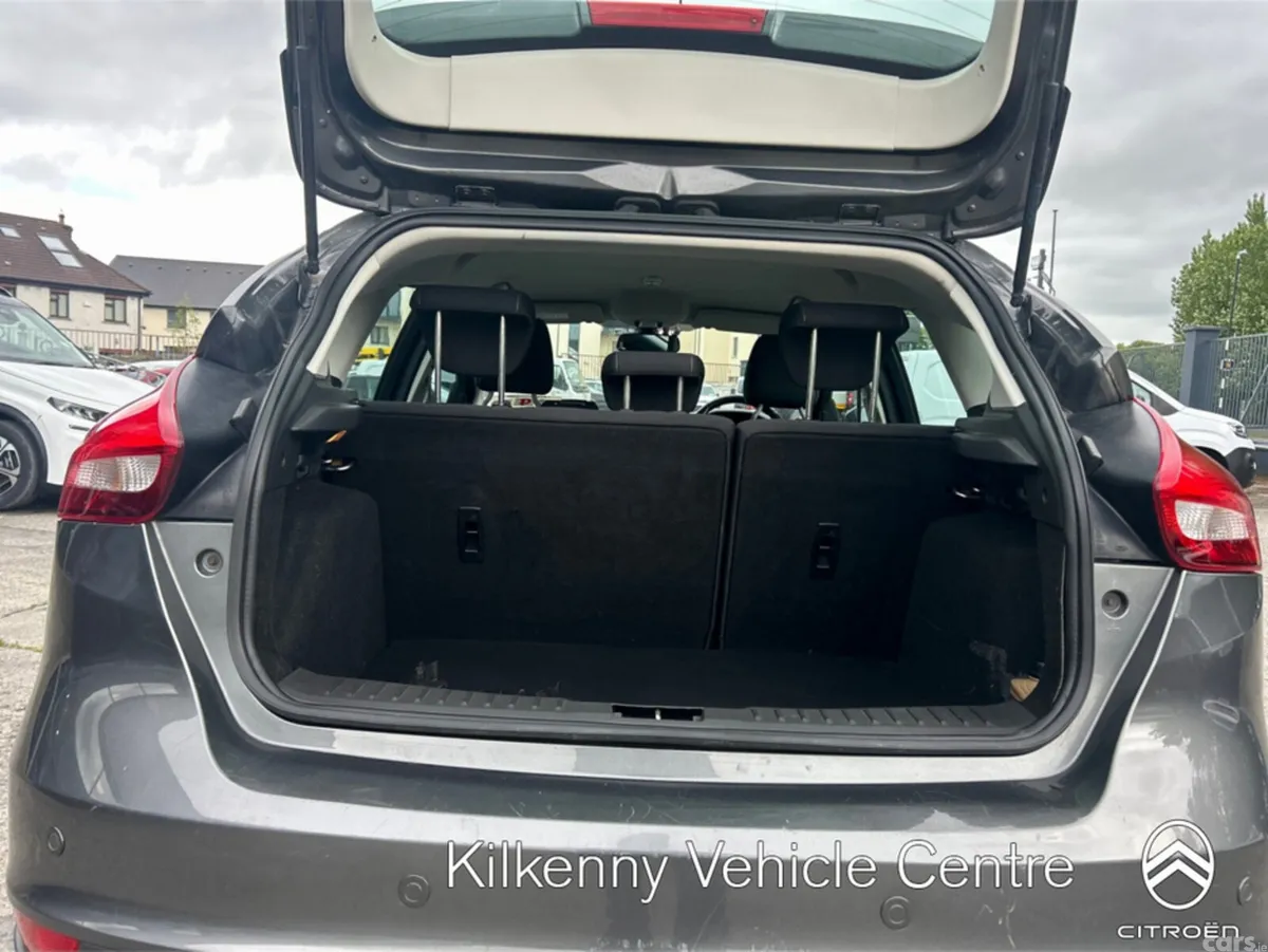 Ford Focus Hatchback, Petrol, 2016, Grey