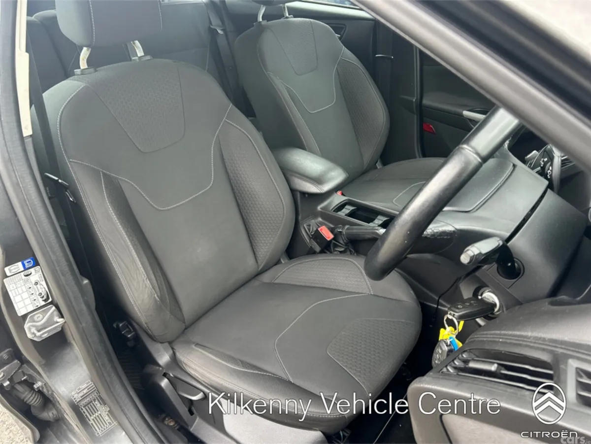Ford Focus Hatchback, Petrol, 2016, Grey