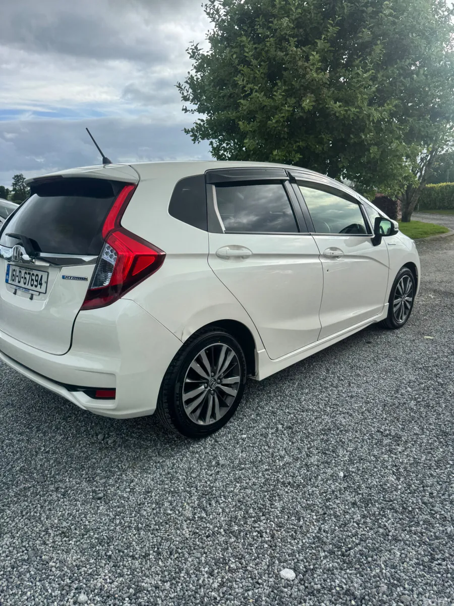 Honda Fit Hatchback, Petrol Hybrid, 2016, White