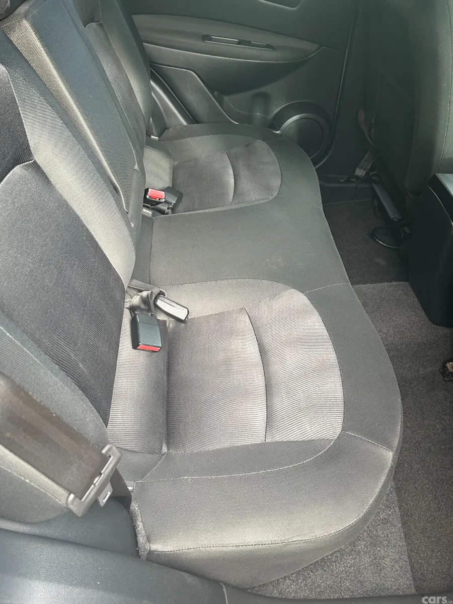 Nissan Qashqai Hatchback, Diesel, 2012, Grey