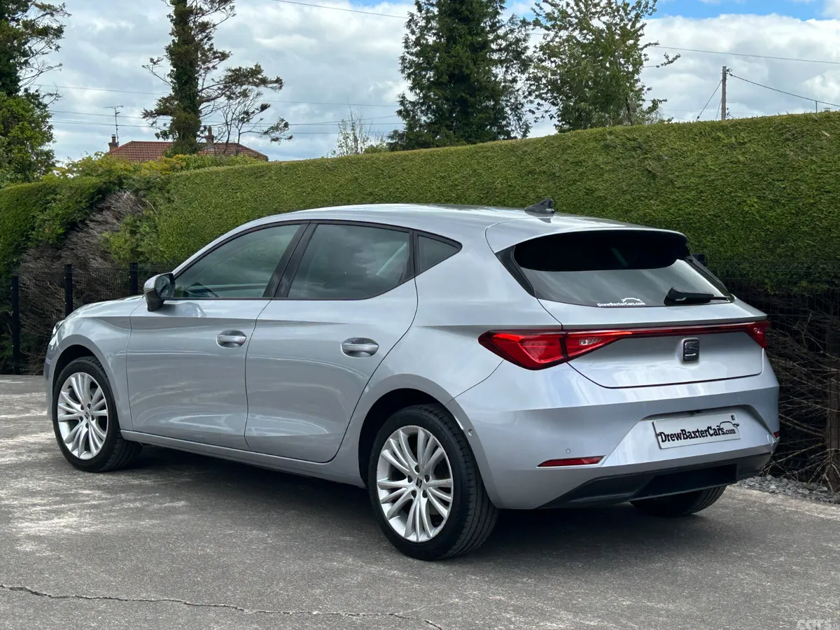 SEAT Leon Hatchback, Petrol, 2024, Silver
