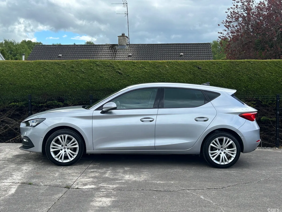 SEAT Leon Hatchback, Petrol, 2024, Silver