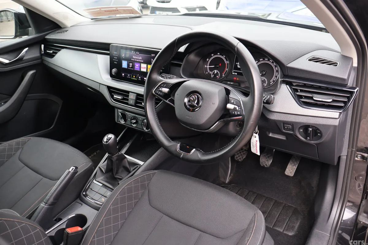 Skoda Kamiq Hatchback, Petrol, 2022, Black