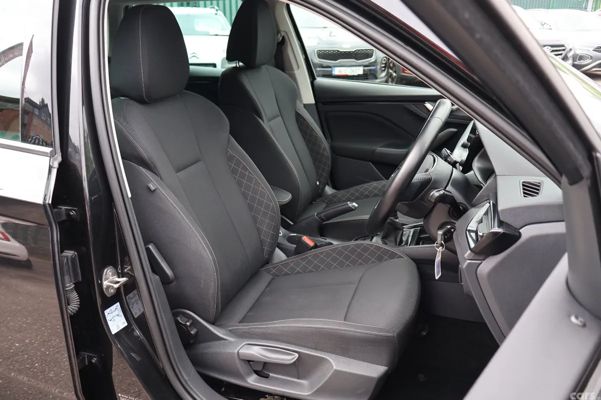 Skoda Kamiq Hatchback, Petrol, 2022, Black