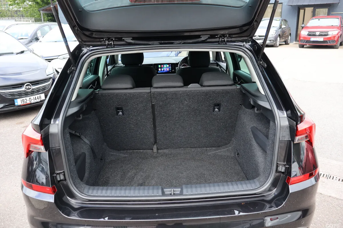 Skoda Kamiq Hatchback, Petrol, 2022, Black