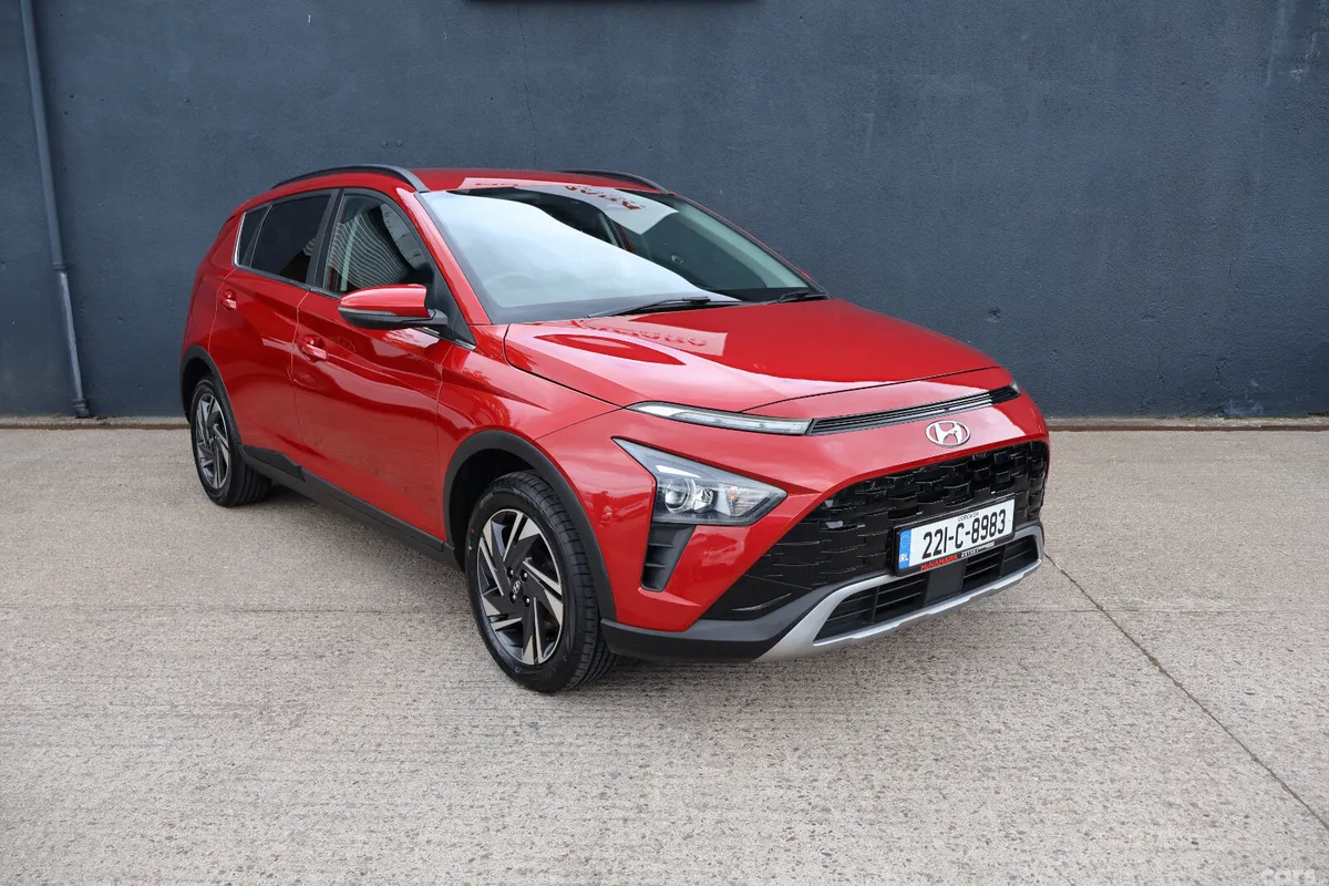 Hyundai Bayon Estate/Jeep, Petrol, 2022, Red