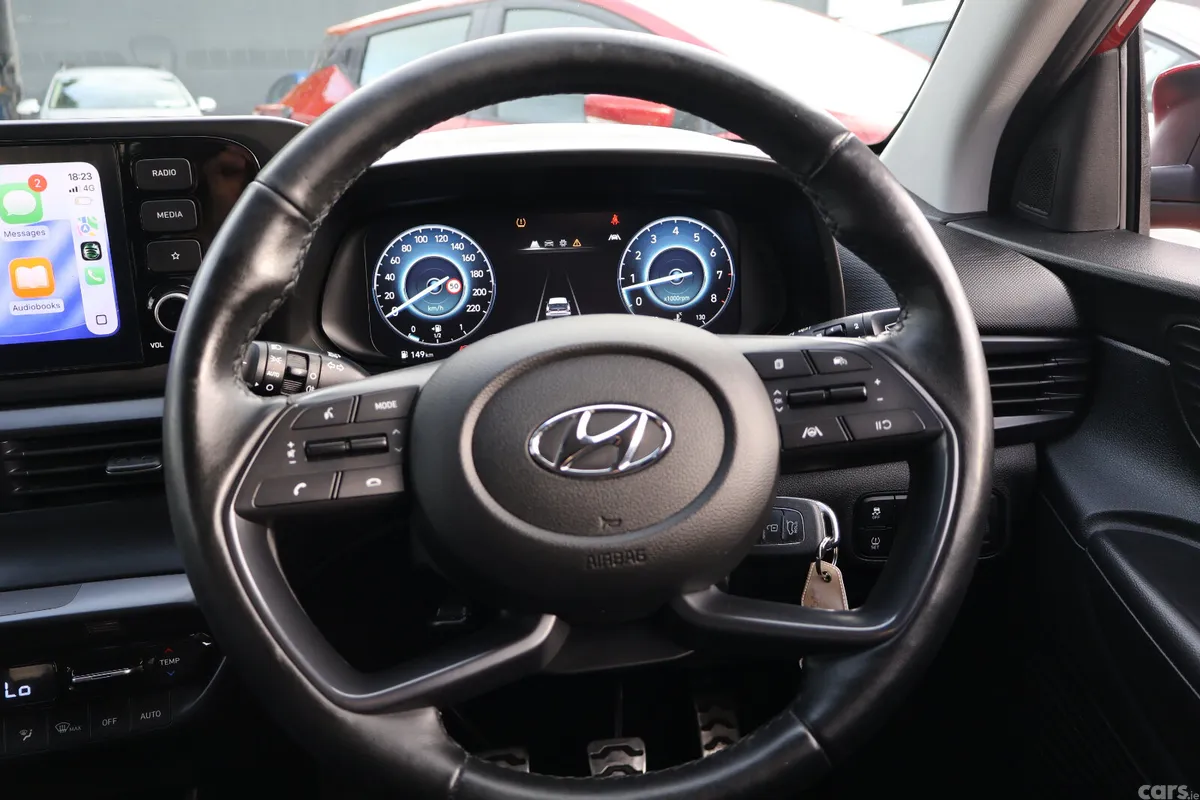 Hyundai Bayon Estate/Jeep, Petrol, 2022, Red