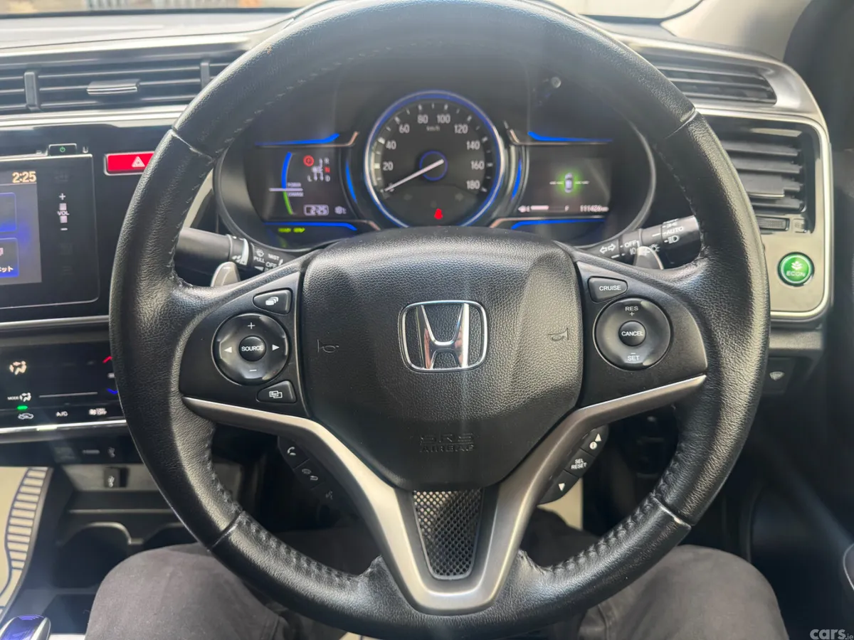 Honda Grace Saloon, Petrol Hybrid, 2014, Silver