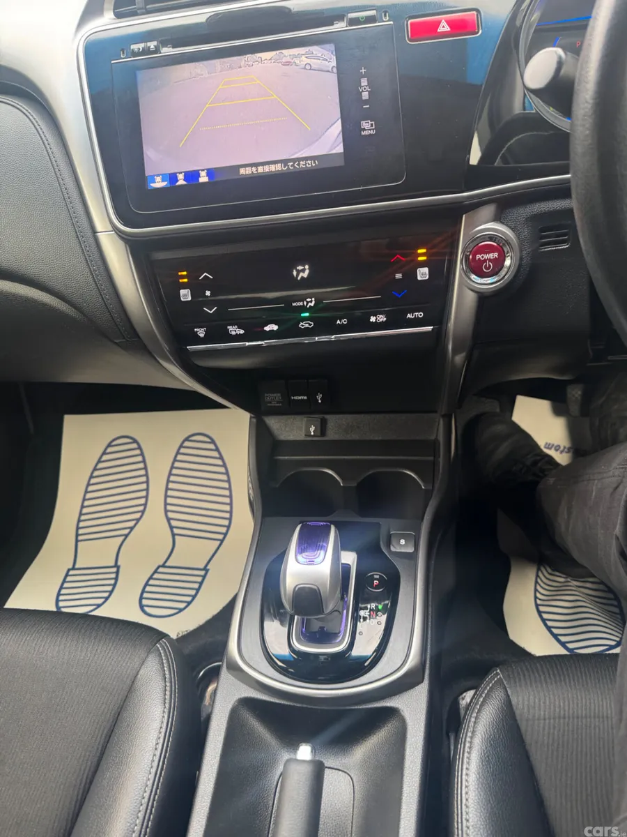 Honda Grace Saloon, Petrol Hybrid, 2014, Silver