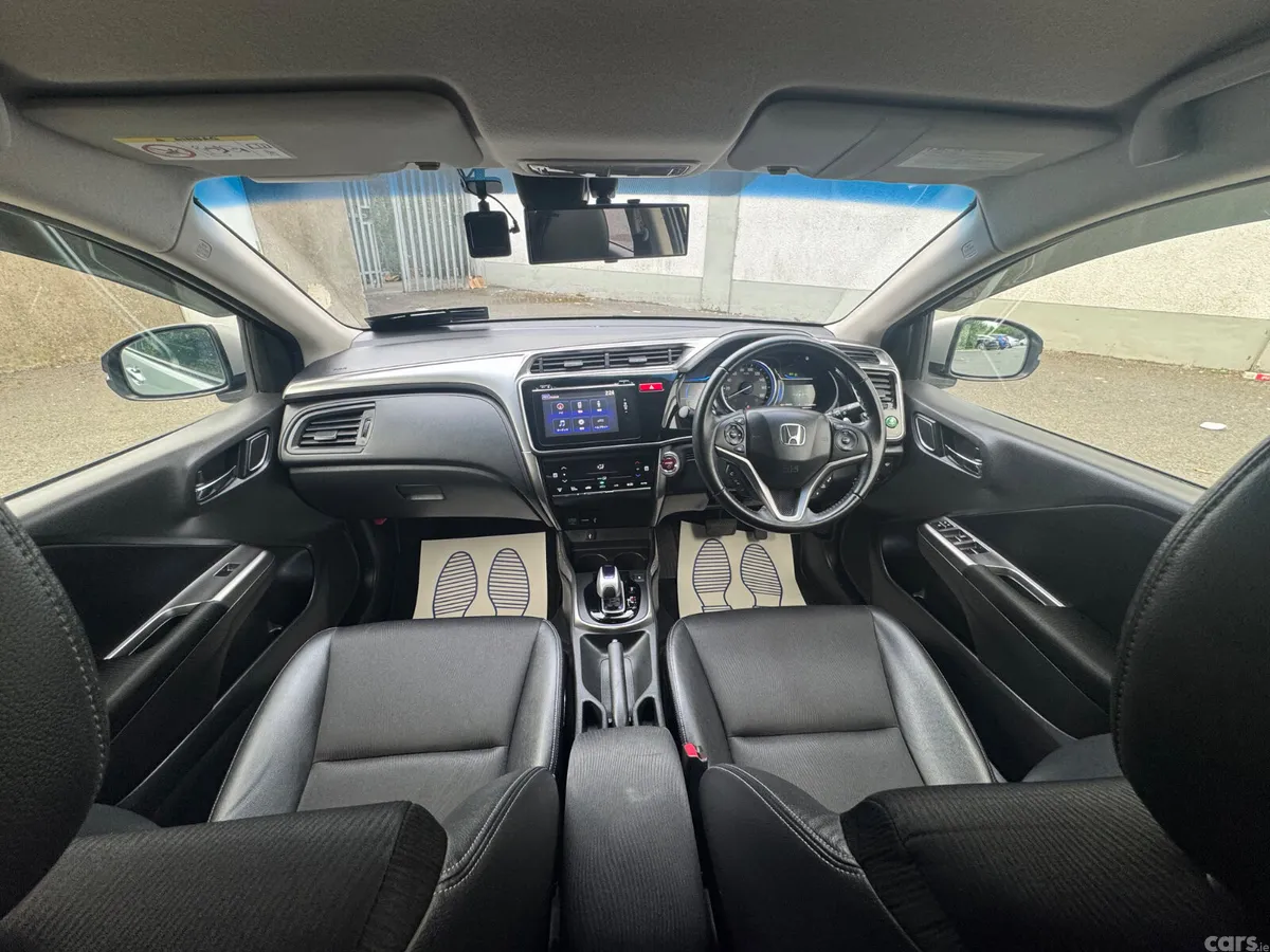 Honda Grace Saloon, Petrol Hybrid, 2014, Silver