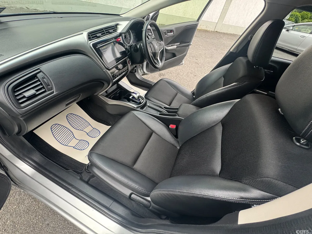 Honda Grace Saloon, Petrol Hybrid, 2014, Silver