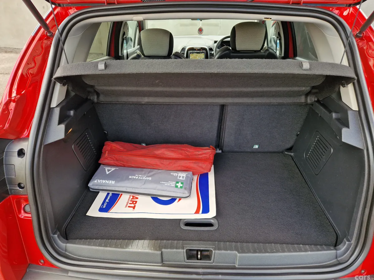 Renault Captur Hatchback, Diesel, 2019, Red
