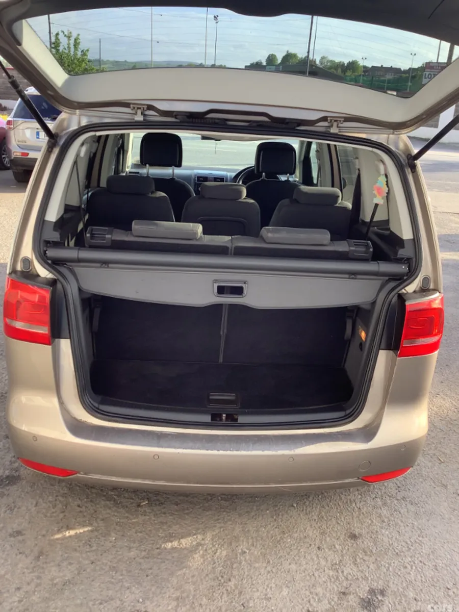 Volkswagen Touran MPV, Diesel, 2014, Brown