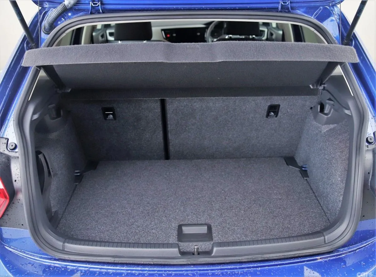 Volkswagen Polo Hatchback, Petrol, 2021, Blue