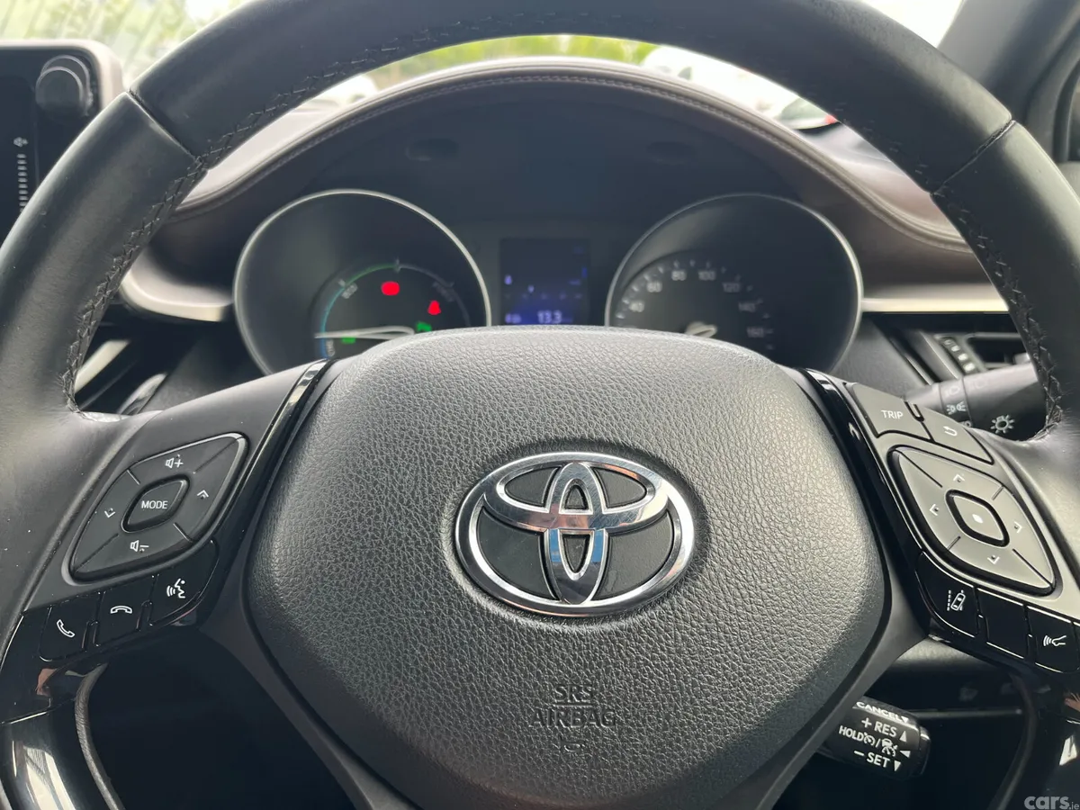 Toyota C-HR Hatchback, Petrol Hybrid, 2017, White