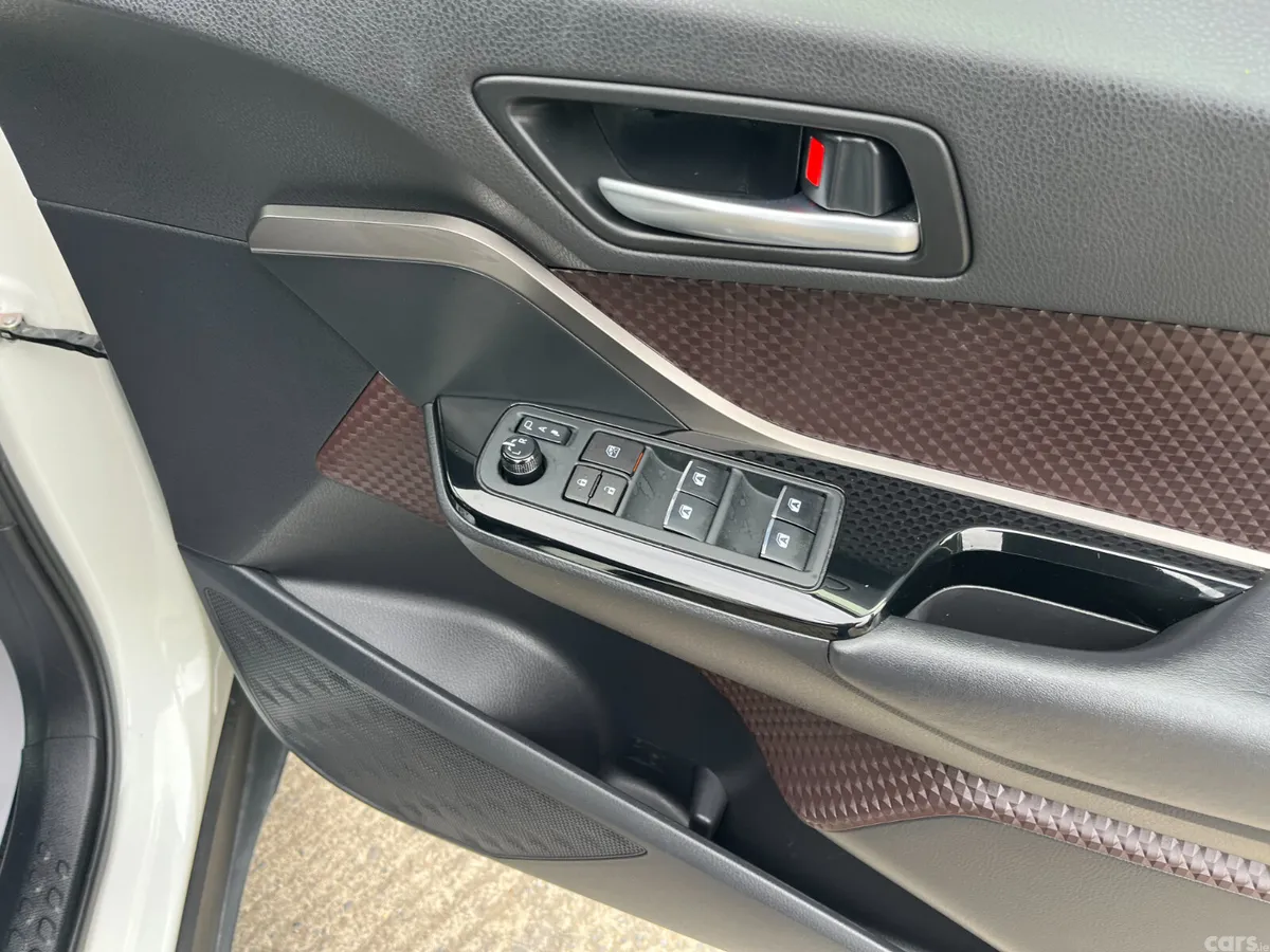 Toyota C-HR Hatchback, Petrol Hybrid, 2017, White