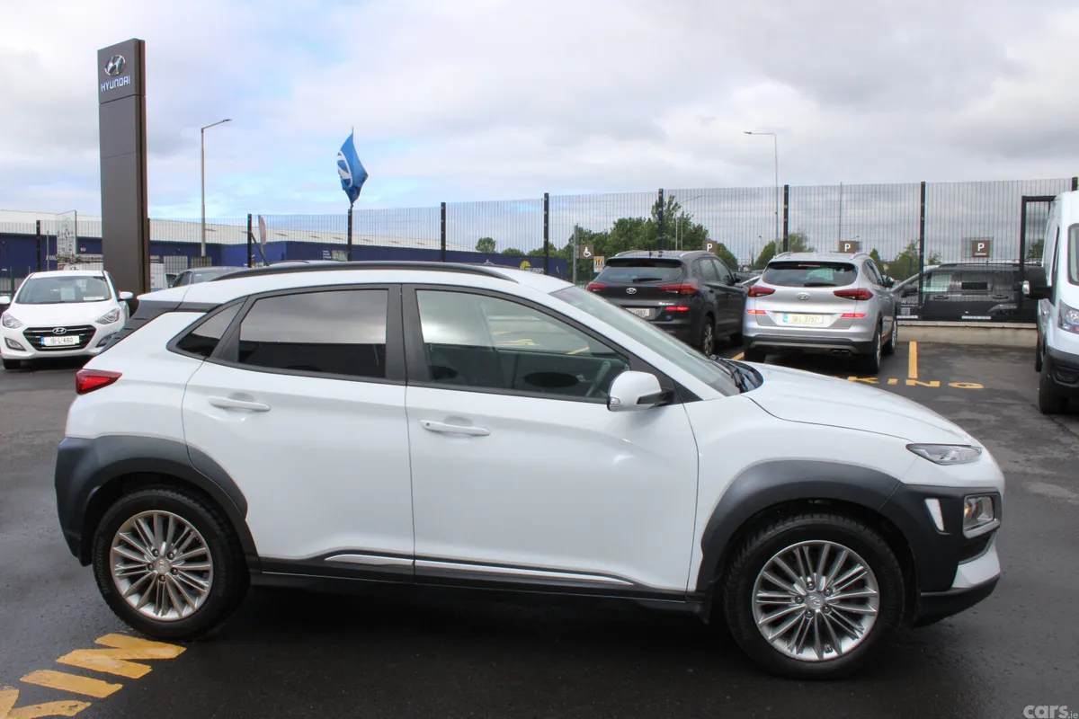 Hyundai KONA MPV, Diesel, 2019, White