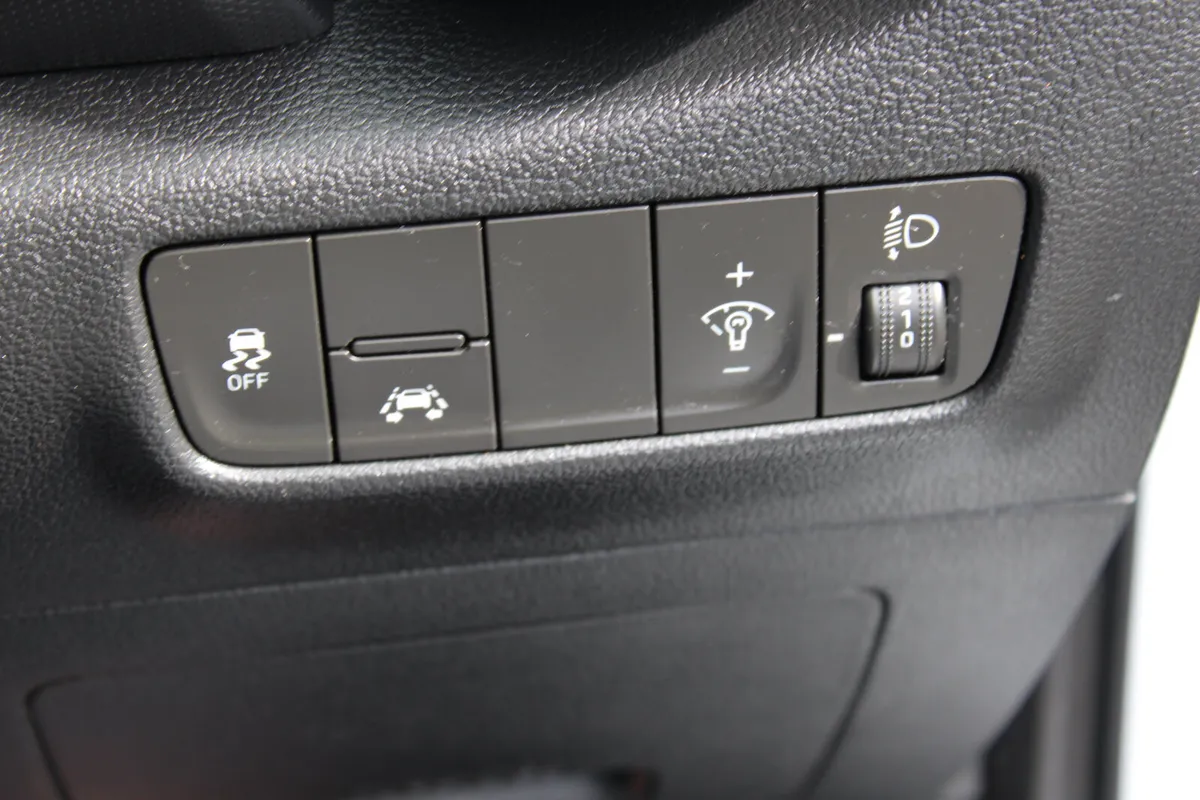 Hyundai KONA MPV, Diesel, 2019, White