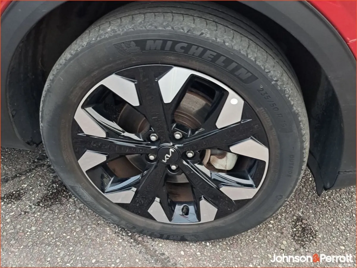 Kia Sportage SUV, Petrol Plug-in Hybrid, 2023, Red