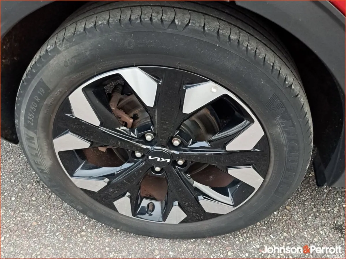 Kia Sportage SUV, Petrol Plug-in Hybrid, 2023, Red
