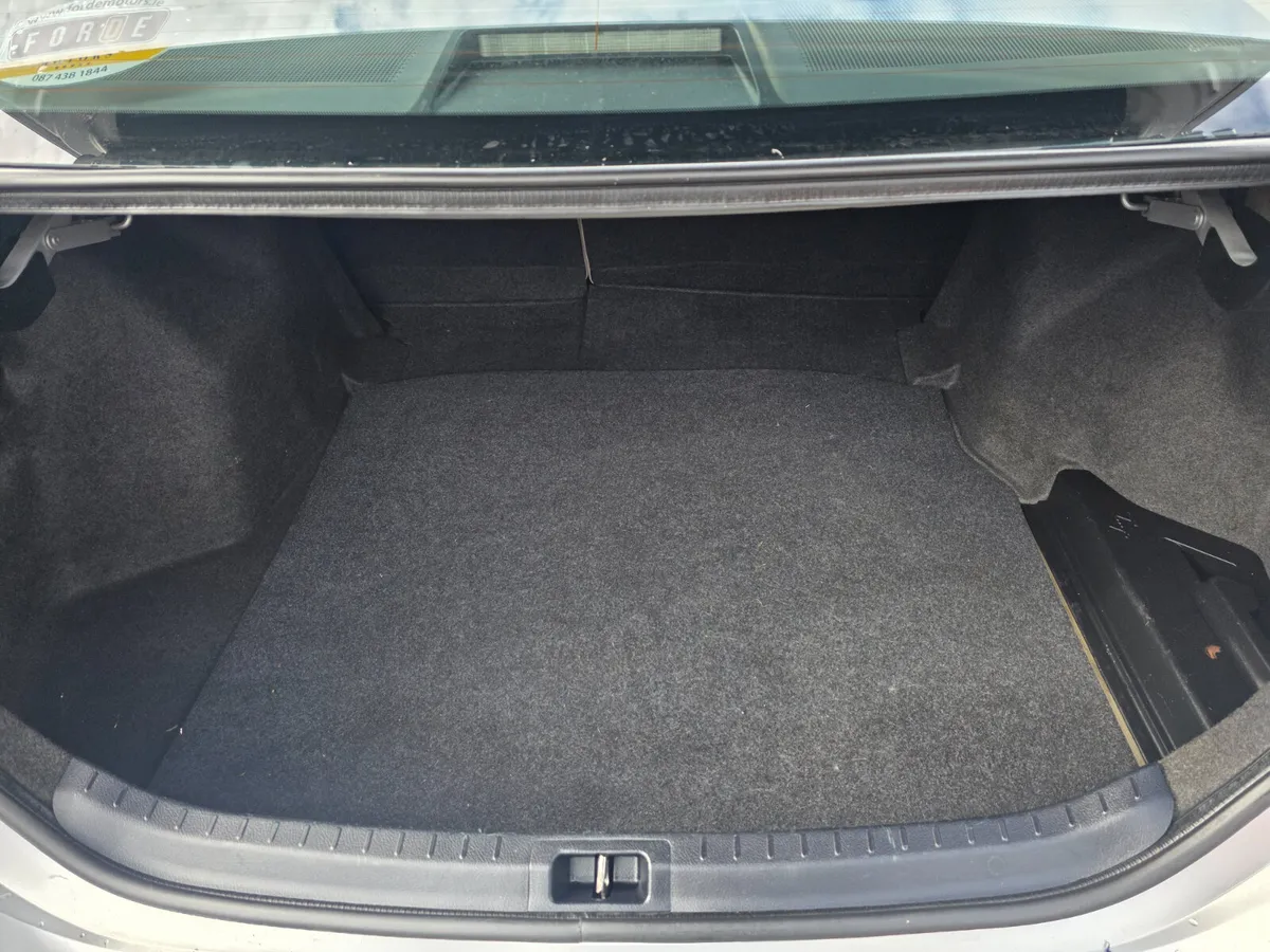 Toyota Corolla Saloon, Diesel, 2014, Silver