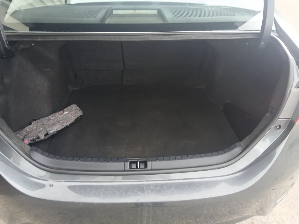 Toyota Corolla Saloon, Diesel, 2015, Grey