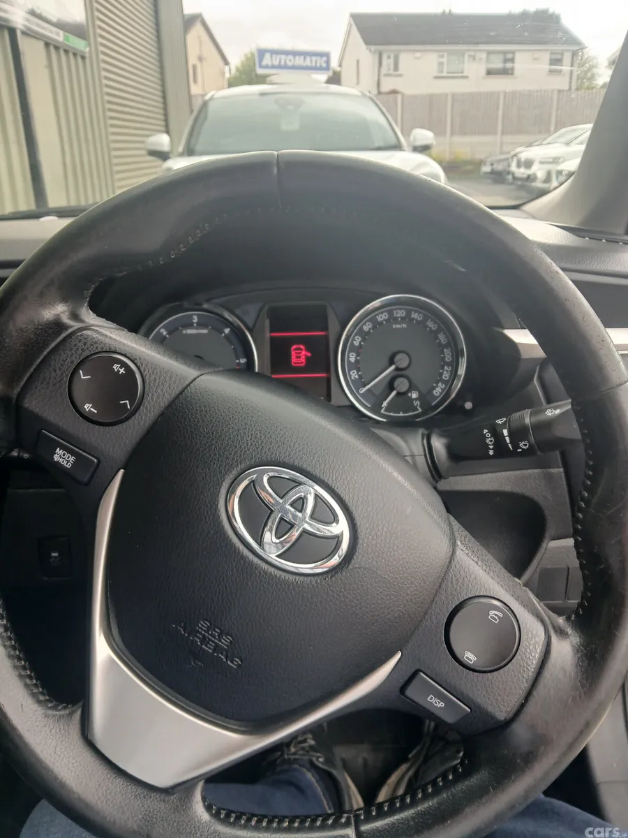 Toyota Corolla Saloon, Diesel, 2015, Grey