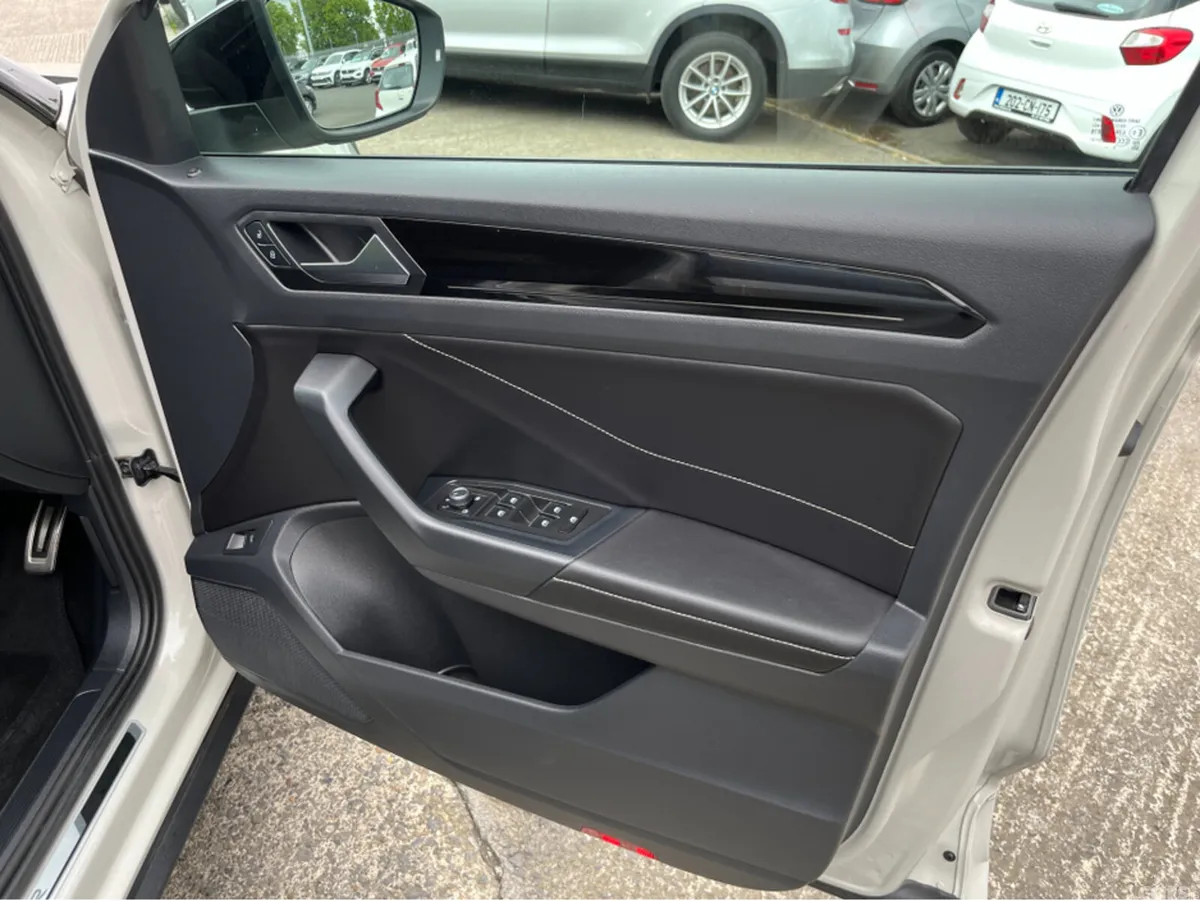 Volkswagen T-Roc SUV, Diesel, 2024, White