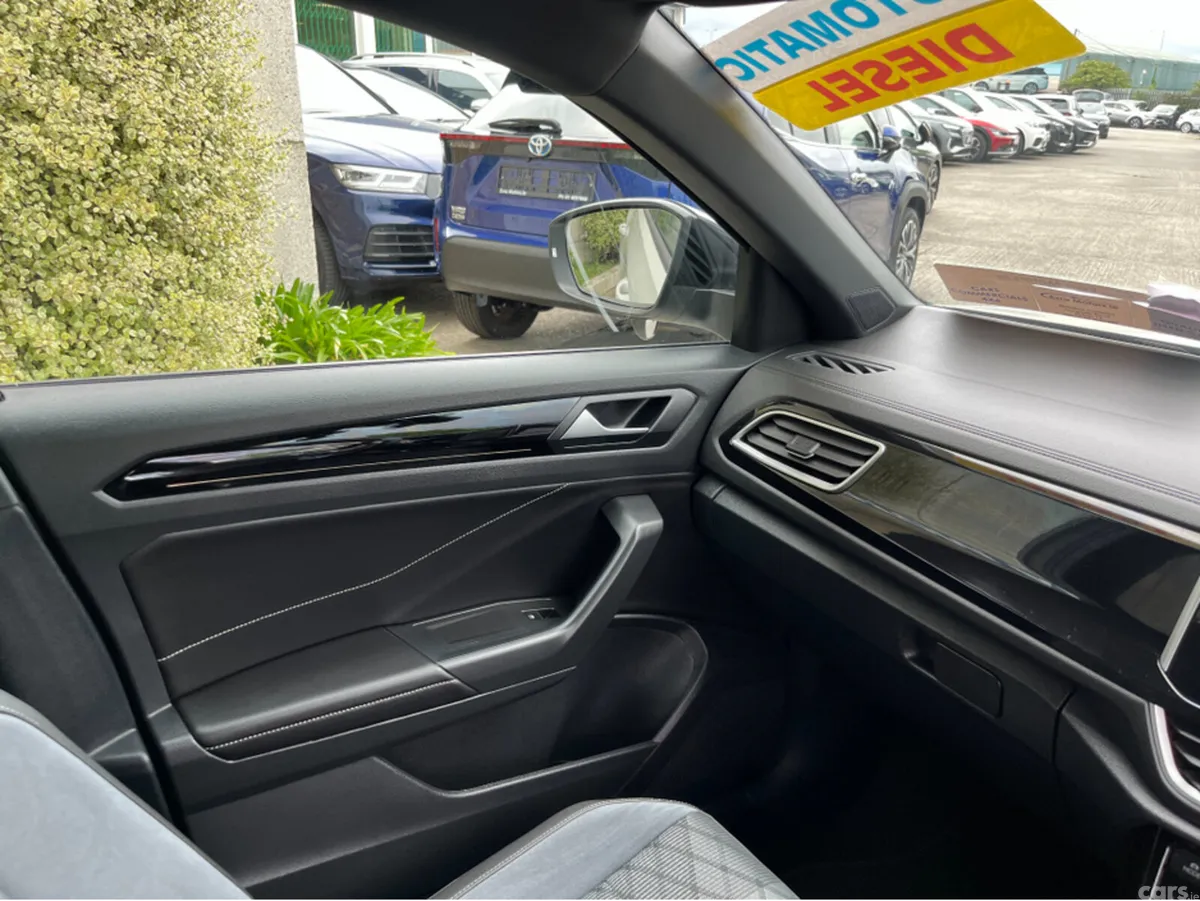 Volkswagen T-Roc SUV, Diesel, 2024, White