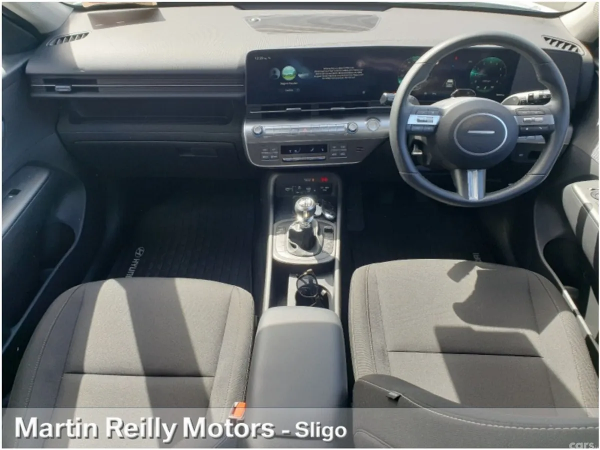 Hyundai KONA MPV, Petrol, 2026, White
